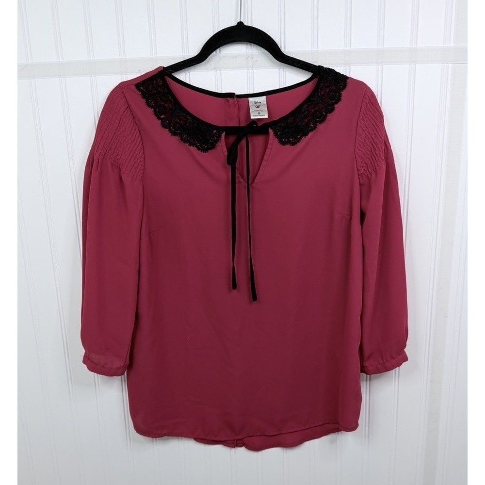 Disney LC Lauren Conrad Blouse Womens Small Red‎ Lace Collar Snow White Tie Neck